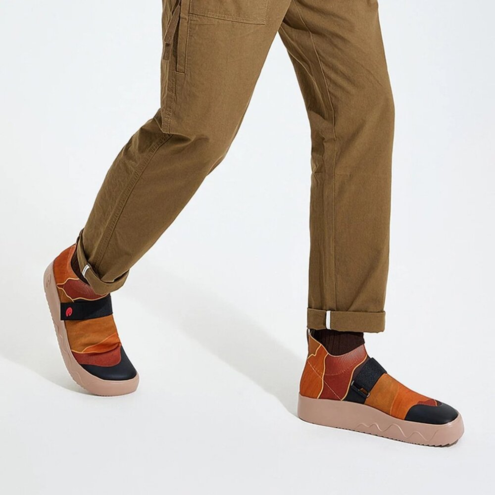 UIN Men's Shoes Slip On Knitted Comfort Sneaker (Red Mountain)